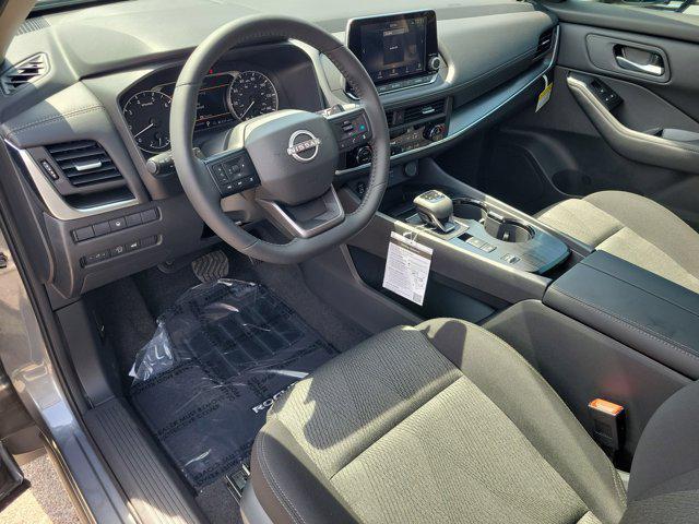 Photo of 2025 Gun Metallic Nissan Rogue