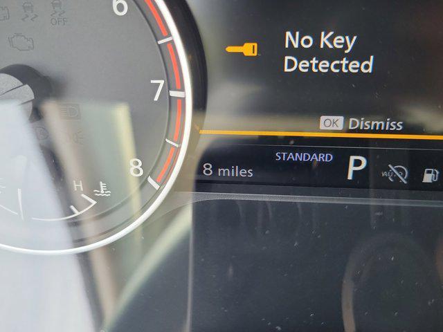 Photo of 2025 Everest White Pearl Nissan Rogue