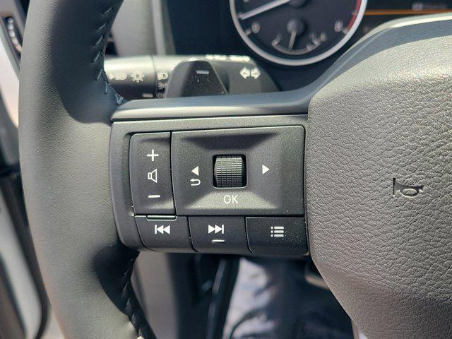 Photo of 2025 Everest White Pearl Nissan Rogue