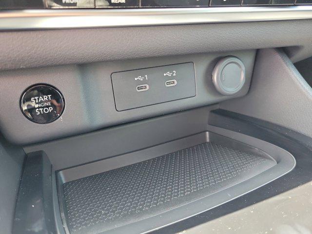 Photo of 2025 Everest White Pearl Nissan Rogue