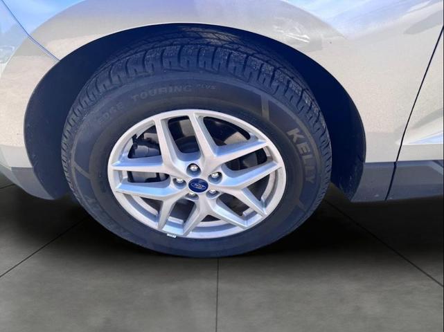 Photo of 2021 Iconic Silver Metallic Ford Edge