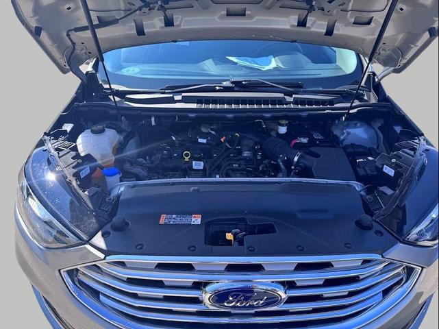 Photo of 2021 Iconic Silver Metallic Ford Edge