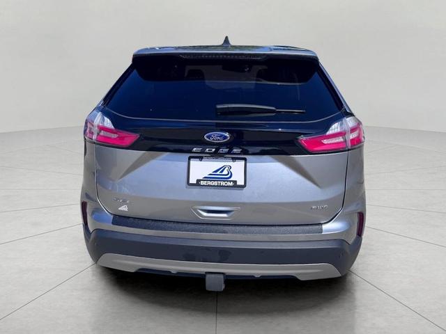 Photo of 2021 Iconic Silver Metallic Ford Edge