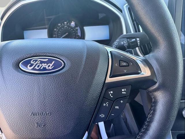 Photo of 2021 Iconic Silver Metallic Ford Edge