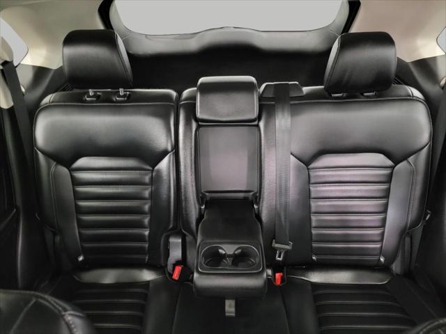 Photo of 2024 ATLAS BLUE Ford Edge