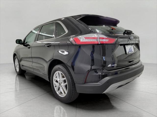 Photo of 2024 Agate Black Metallic Ford Edge