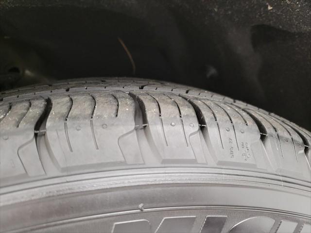 Photo of 2024 Agate Black Metallic Ford Edge