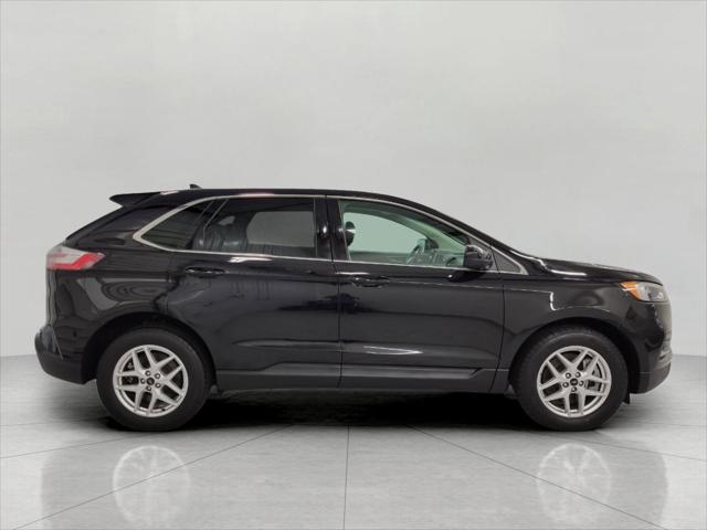 Photo of 2024 Agate Black Metallic Ford Edge