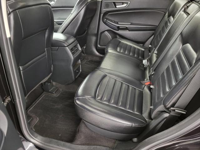 Photo of 2024 Agate Black Metallic Ford Edge