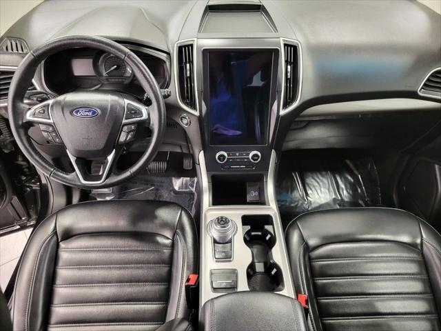 Photo of 2024 Agate Black Metallic Ford Edge