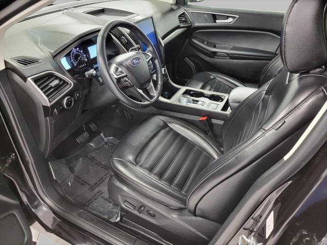 Photo of 2024 Agate Black Metallic Ford Edge
