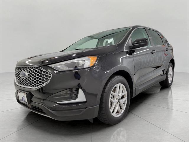 Photo of 2024 Agate Black Metallic Ford Edge