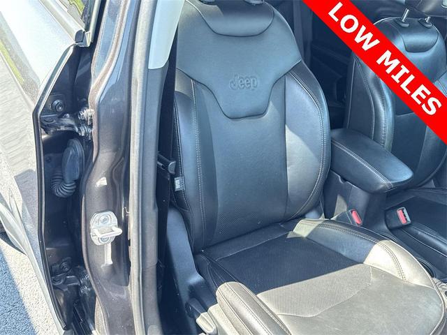 Photo of 2019 Granite Crystal Metallic Clearcoat Jeep Compass