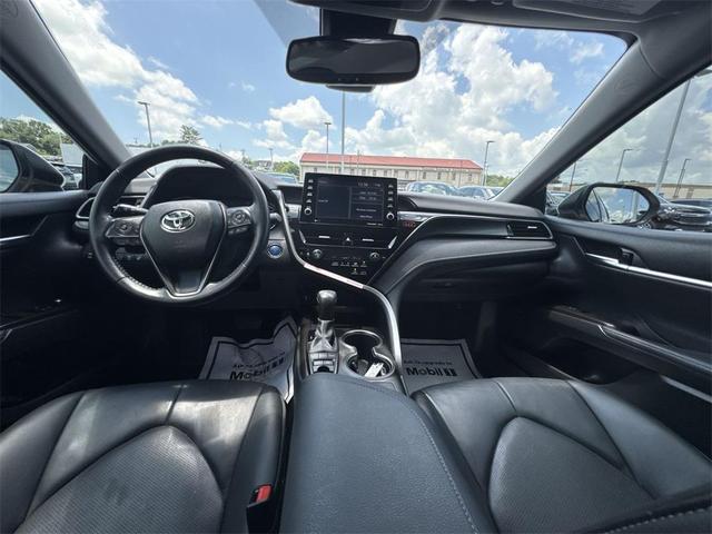 Photo of 2021 White Toyota Camry