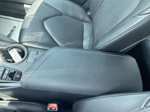 Photo of 2021 White Toyota Camry