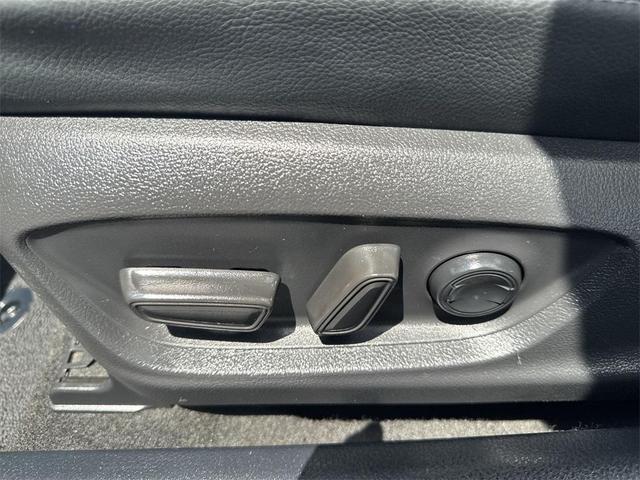 Photo of 2021 White Toyota Camry