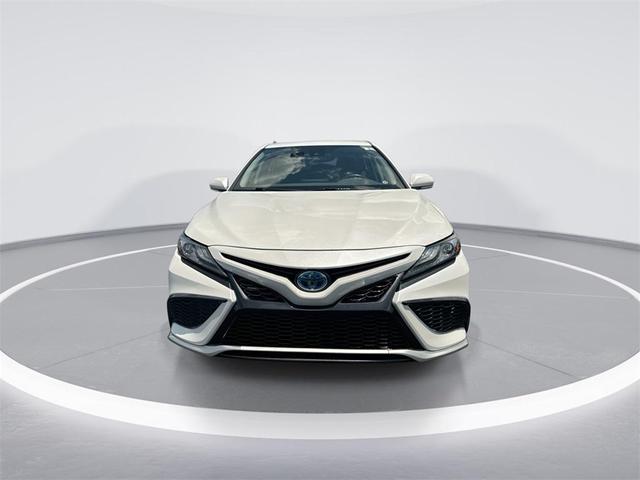 Photo of 2021 White Toyota Camry