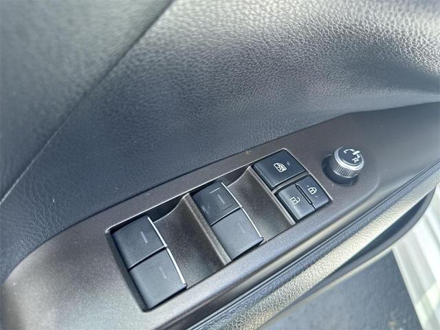 Photo of 2021 White Toyota Camry