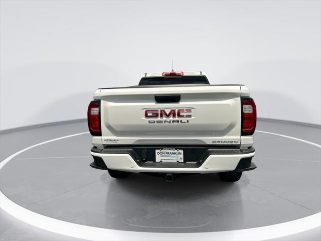 Photo of 2025 Summit White GMC Canyon