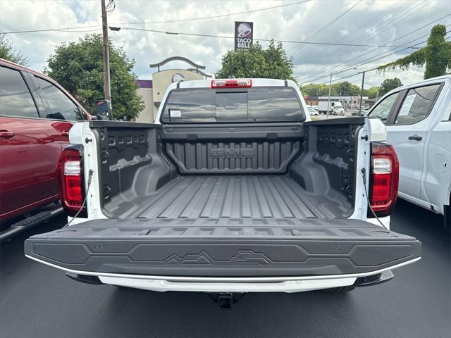 Photo of 2025 Summit White GMC Canyon