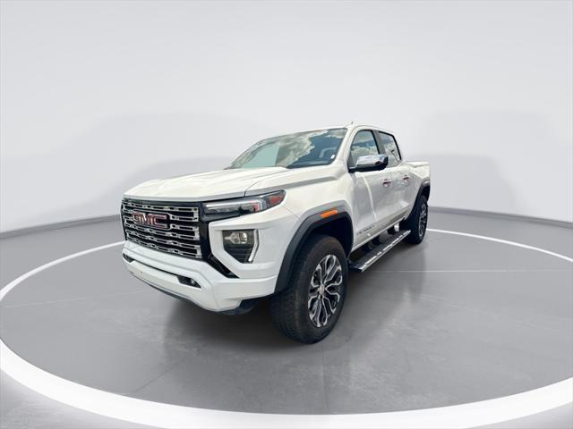 Photo of 2025 Summit White GMC Canyon