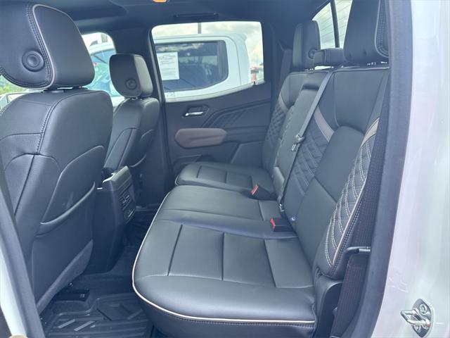 Photo of 2025 Summit White GMC Canyon