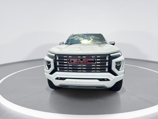 Photo of 2025 Summit White GMC Canyon