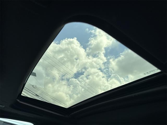 Photo of 2025 Summit White GMC Canyon