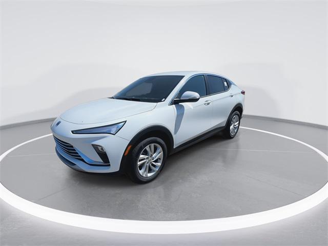 Photo of 2025 Summit White Buick Envista