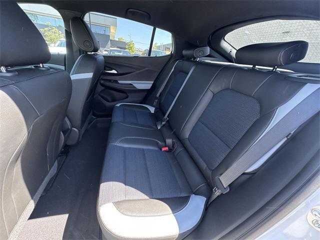 Photo of 2025 Summit White Buick Envista