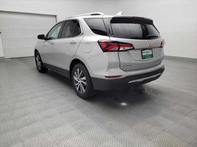 Photo of 2022 Silver Ice Metallic Chevrolet Equinox