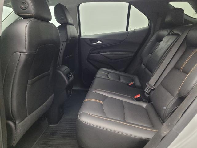 Photo of 2022 Silver Ice Metallic Chevrolet Equinox