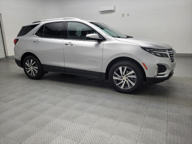 Photo of 2022 Silver Ice Metallic Chevrolet Equinox