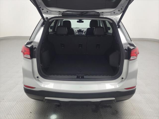 Photo of 2022 Silver Ice Metallic Chevrolet Equinox