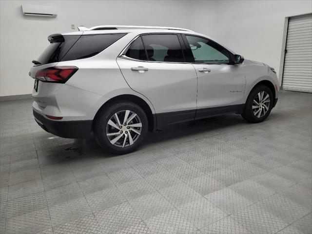 Photo of 2022 Silver Ice Metallic Chevrolet Equinox