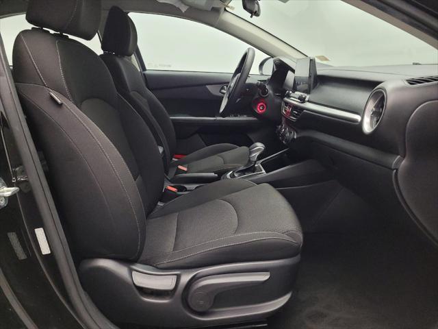 Photo of 2021 Aurora Black Kia Forte