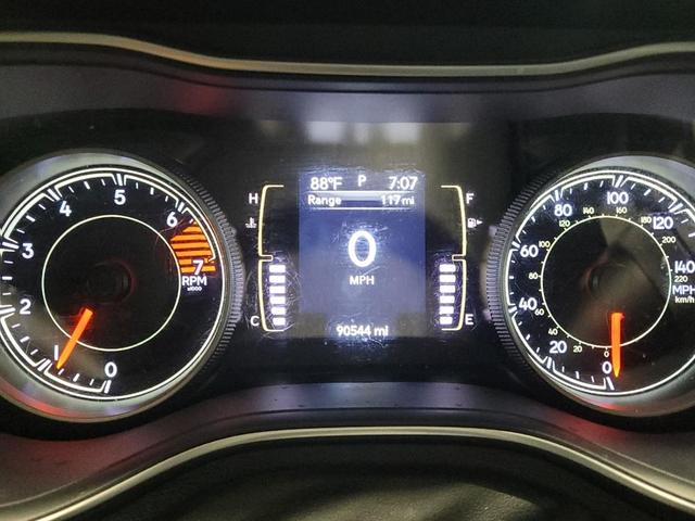 Photo of 2020 Bright White Clearcoat Jeep Cherokee