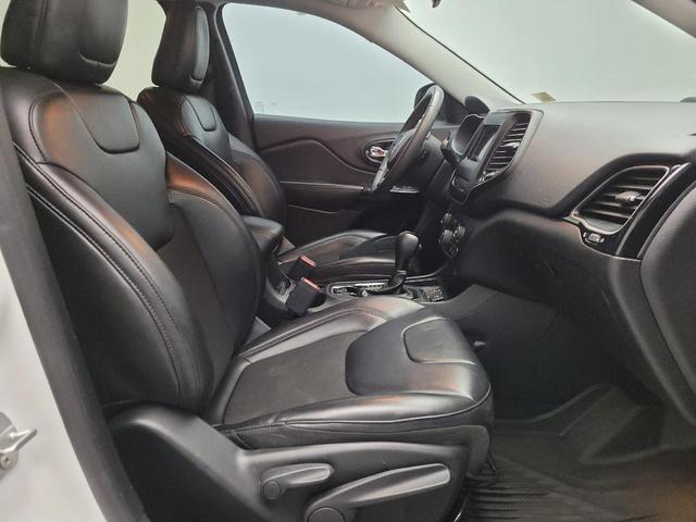 Photo of 2020 Bright White Clearcoat Jeep Cherokee