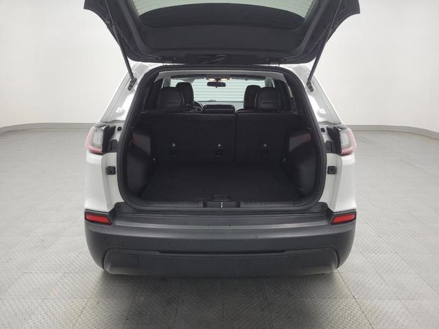 Photo of 2020 Bright White Clearcoat Jeep Cherokee