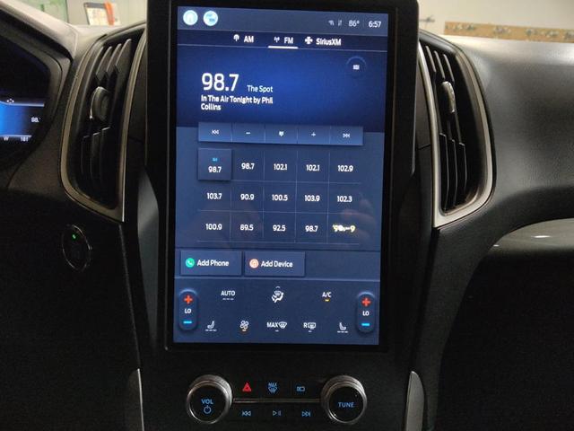 Photo of 2023 Agate Black Metallic Ford Edge