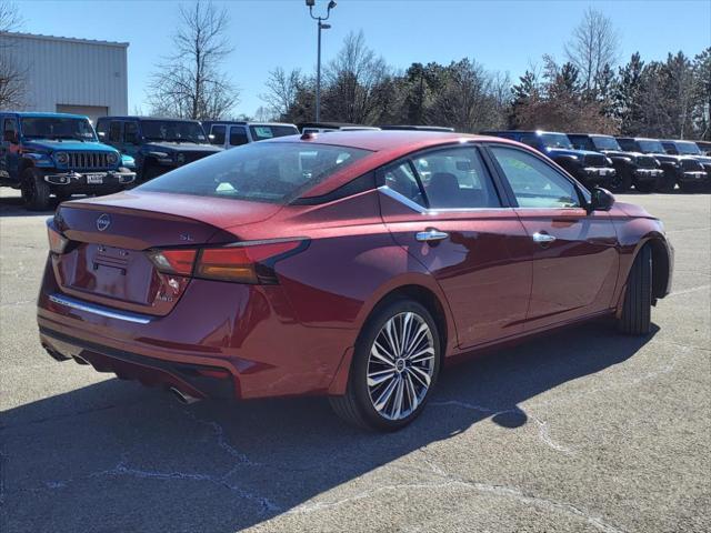 Photo of 2023 Scarlet Ember Tintcoat Nissan Altima