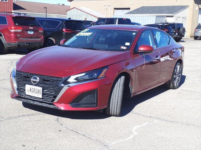 Photo of 2023 Scarlet Ember Tintcoat Nissan Altima
