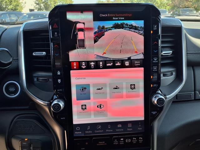Photo of 2025 Diamond Black Crystal Pearlcoat RAM 2500