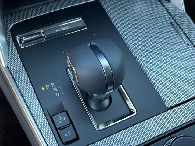 Photo of 2025 Platinum Mazda CX-90