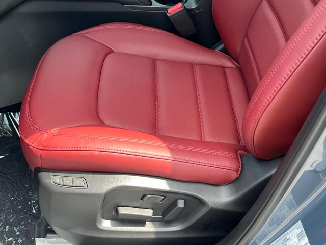 Photo of 2025 Gray Metallic Mazda CX-5