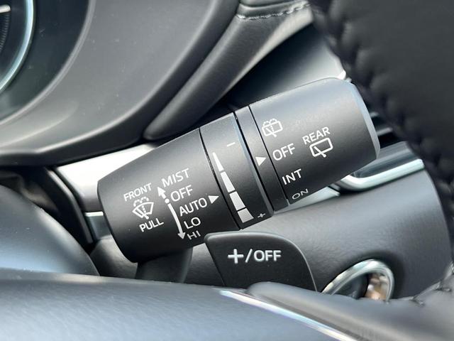 Photo of 2025 White Metallic Mazda CX-5