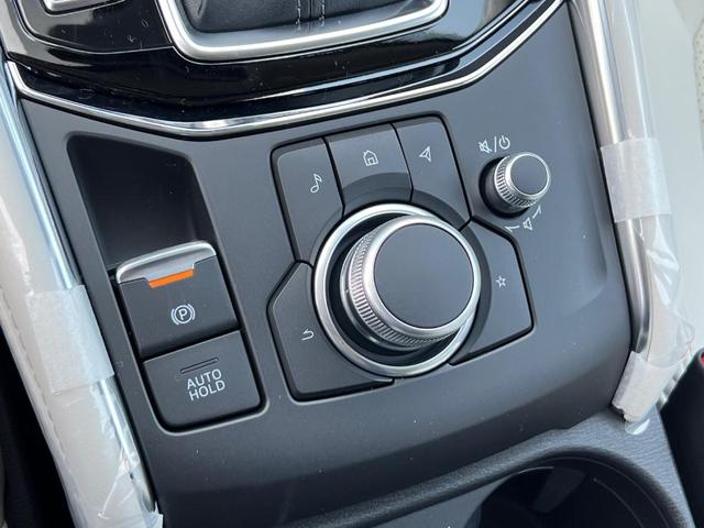 Photo of 2025 White Metallic Mazda CX-5