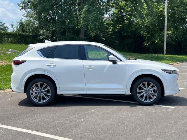 Photo of 2025 White Metallic Mazda CX-5