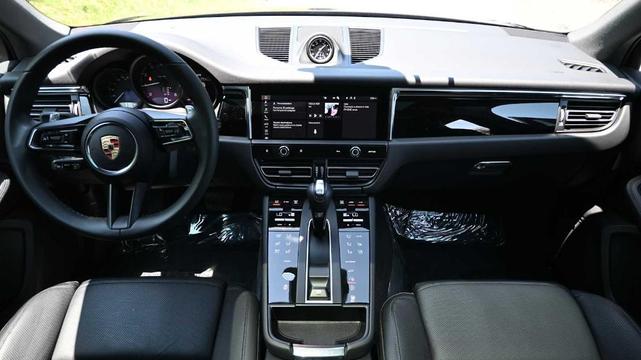 Photo of 2025 Jet Black Porsche Macan