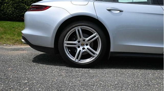 Photo of 2018 Rhodium Silver Porsche Panamera